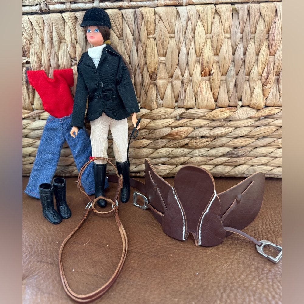 Vintage Brenda Breyer Action Rider Doll w/2 Outfits & Tack—English Saddl…